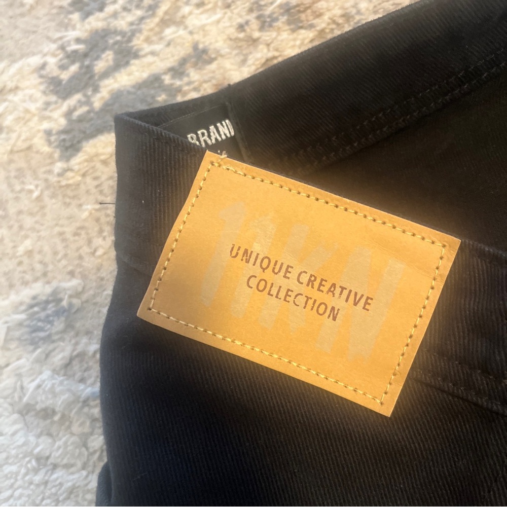 11KN Black Cargo Pants Size medium Stars Pass By Leave Traces Puzzles - Picture 11 of 14
